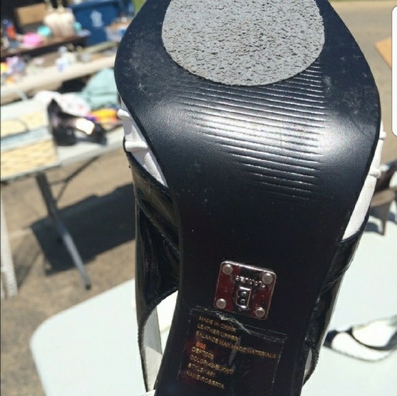 Stylish Black and White Ankle Strap Stillettos - Picture 3 of 3